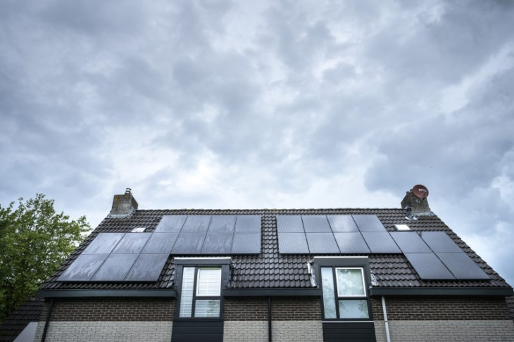 milieu centraal ziet niets in thuisbatterij voor zonnestroom – zó kan je de opgewekte energie better benutten, volgens de adviesclub
