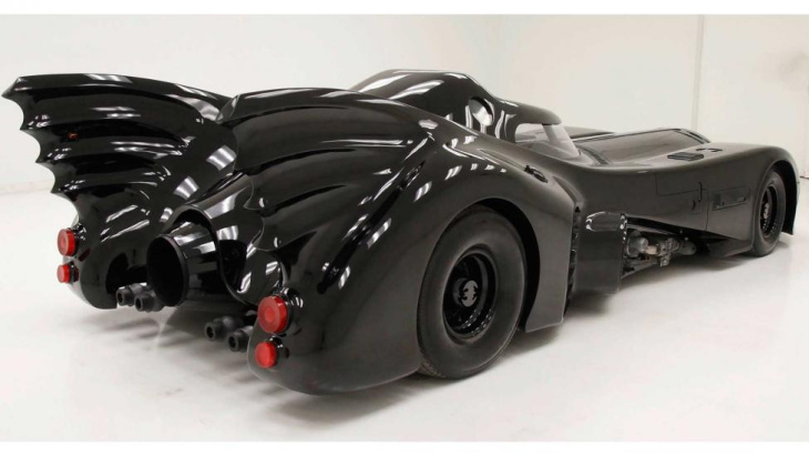 deze batmobile-replica kan elektrisch rijden en staat te koop