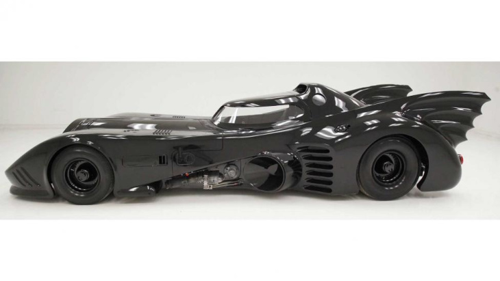 deze batmobile-replica kan elektrisch rijden en staat te koop