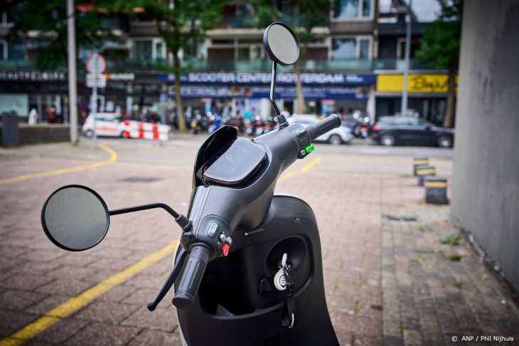 scooter- en e-bikeverhuurder greenmo maakt doorstart