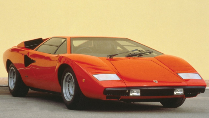 wigvormige auto's, de wonderen van stijl en vorm die de jaren 1960 en 1970 kenmerkten.