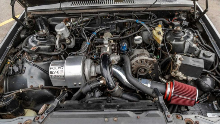 koop deze volvo 740 turbo met v6 en een bekende eerste eigenaar
