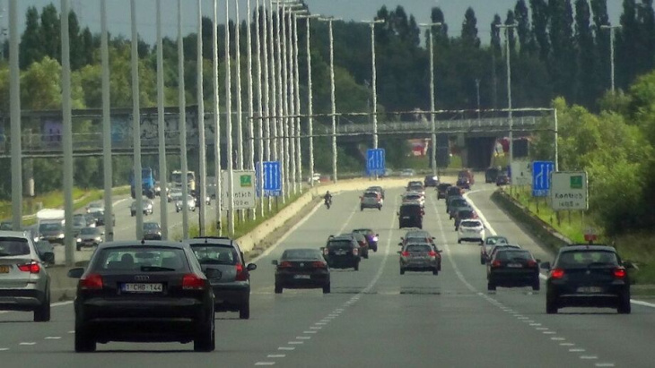forum verkeersveiligheid: maximum 100 km/u op snelweg!