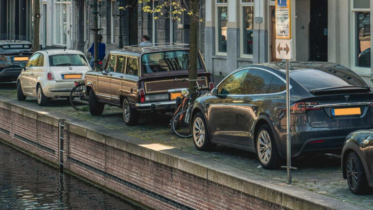 tesla weer populairste automerk van nederland, maar kopers laten voordeeltje liggen