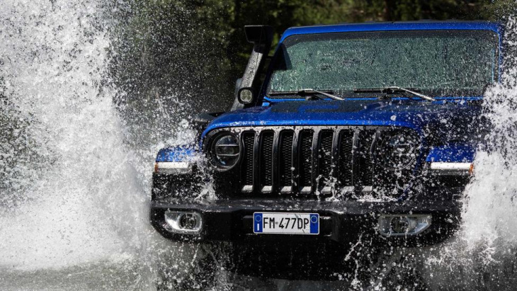 baas van jeep: ‘ik wil een elektrische jeep die onder water kan rijden’