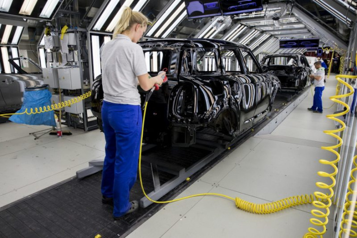 wilde staking bij nedcar: toekomst autofabriek staat op het spel