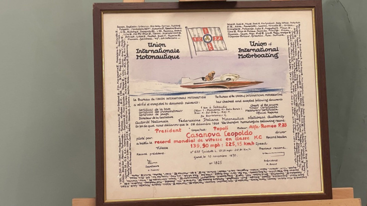 recordbrekende alfa romeo ook op het water. foto's van de speedboot die geschiedenis schreef.