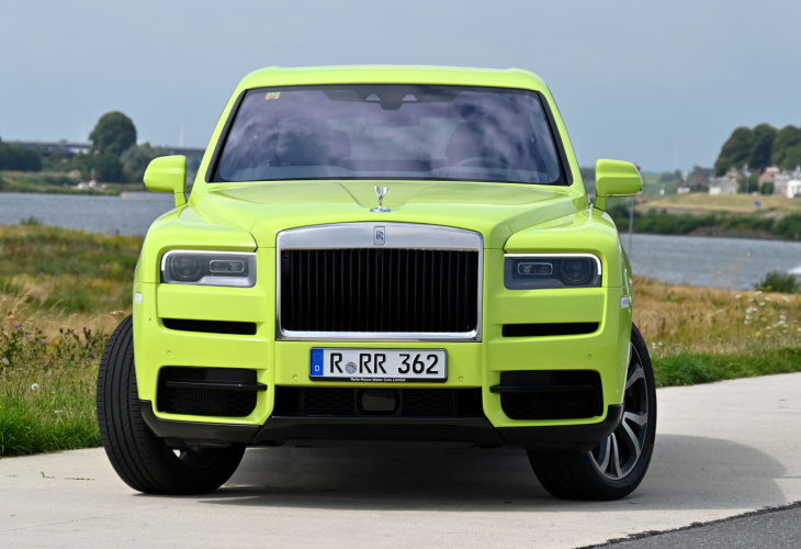 rolls-royce cullinan, autotest, suv, inspired by fashion rebelle, android, rolls royce cullinan - mode versus traditie