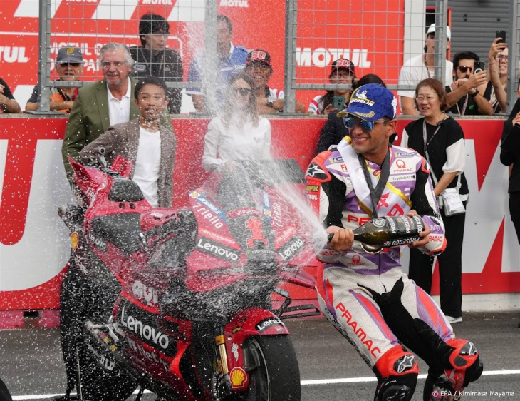spanjaard martin wint door regen ingekorte motogp in japan