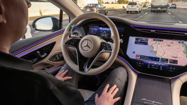 mercedes werkt aan speciale airbags voor zelfrijdende auto’s
