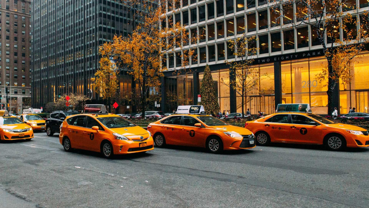 waarom de laatste twee ford crown victoria-taxi’s van new york nu echt gaan verdwijnen