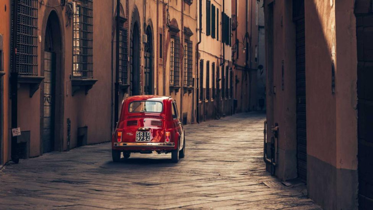 italiaanse overheid wil oude fiatjes uit het straatbeeld laten verdwijnen met ev-subsidie