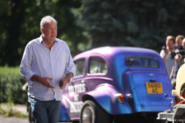 Clarkson grapt over stoppen autoprogramma om 'dik en oud' lijf