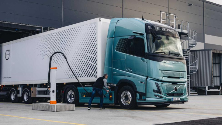 waarom je vrachtwagens met langere neuzen in nederland gaat zien