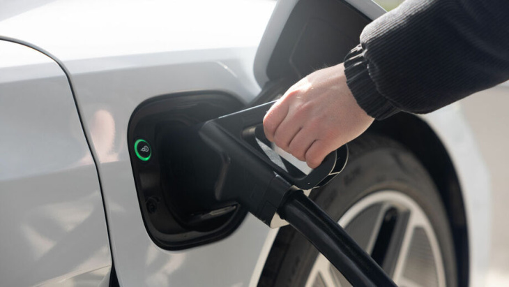 helft van vlaams premiebudget voor elektrische auto’s al opgebruikt
