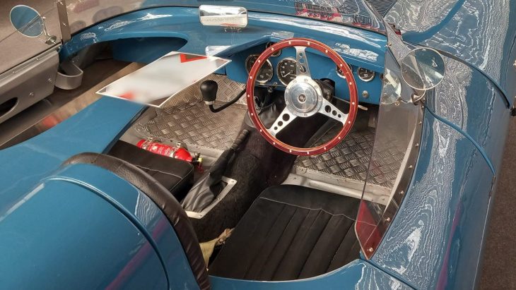 replica jaguar d-type triumph herald: foto's van een adembenemende auto