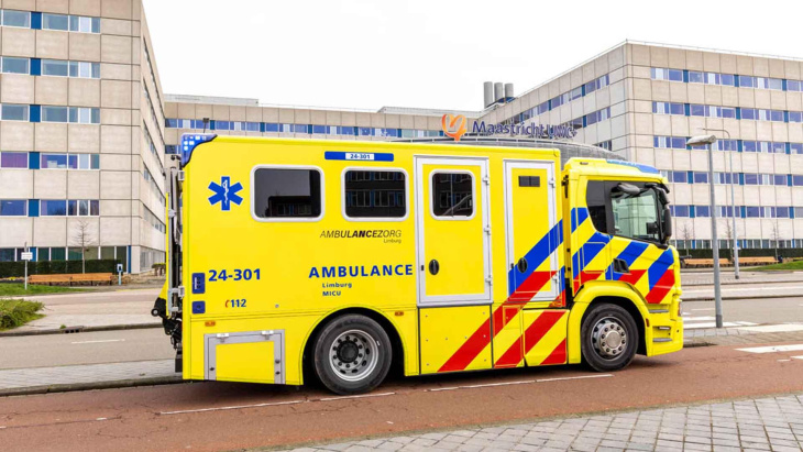 waarom deze scania-vrachtwagen is omgebouwd naar ambulance