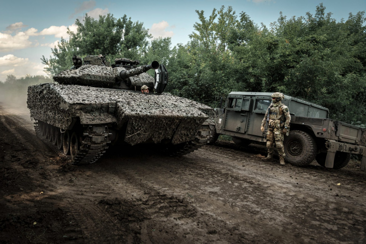 oekraïnes nieuwe voertuig, naar nederlands model: misschien wel het beste in de oorlog