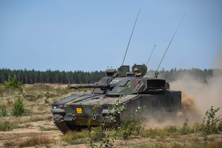 oekraïnes nieuwe voertuig, naar nederlands model: misschien wel het beste in de oorlog