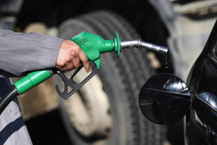 verrassende tips om jaarlijks tot wel duizend euro aan benzine te besparen