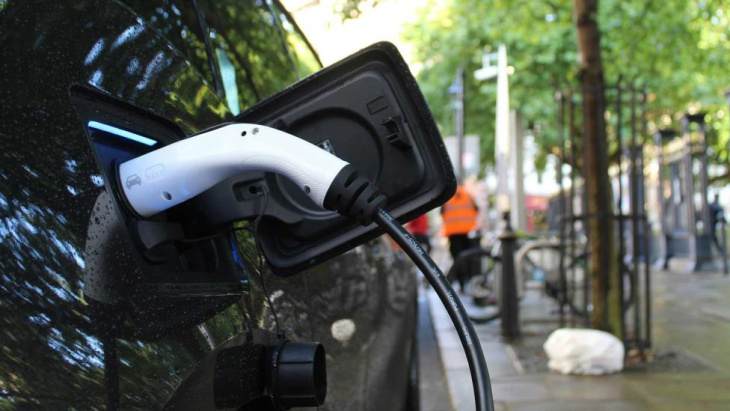 ‘met een nieuwe slooppremie wordt elektrisch rijden betaalbaar voor lagere inkomens’