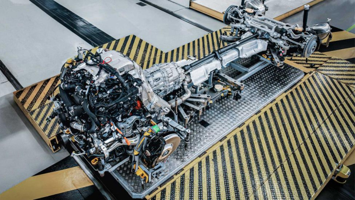 officieel: bentley vervangt de w12-motor met een sterkere hybride v8