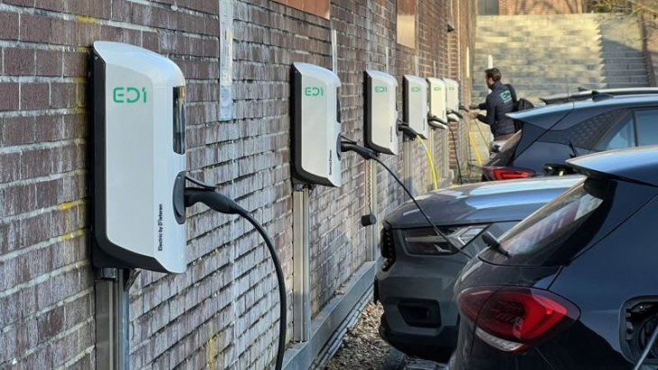 dit land geeft kilometerheffing voor elektrische auto’s op