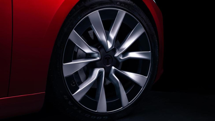 tesla model 3 rear-wheel drive review: is de model 3 na de facelift nog steeds de beste keuze?